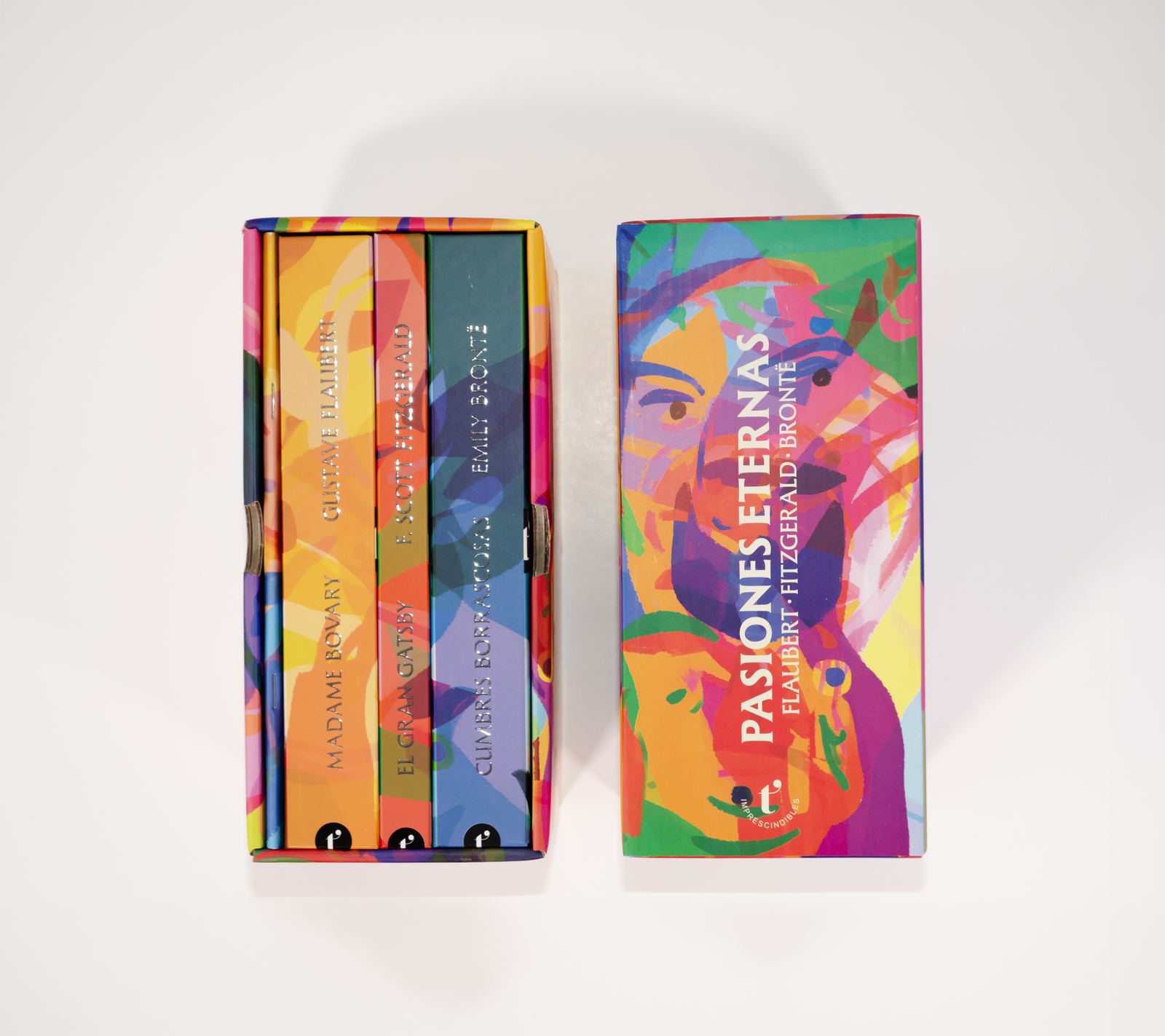 Colección Pasiones Eternas — box abierto con tres libros de tapa dura
